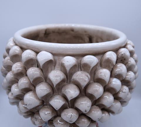 Mezza pigna cachepot con alzata h.22 cm Produzione artigianale di Caltagirone con base decorata