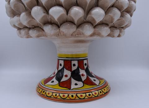Mezza pigna cachepot con alzata h.22 cm Produzione artigianale di Caltagirone con base decorata