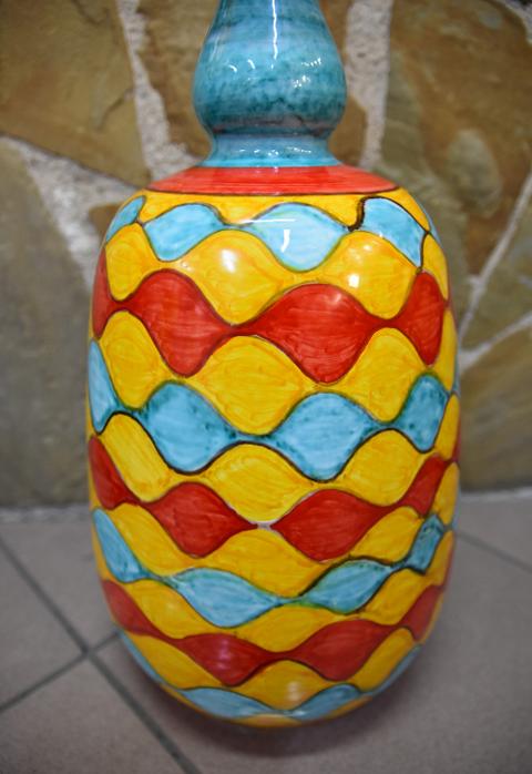 Vaso in ceramica per fiore singolo kaleido Produzione artigianale di Santo Stefano di Camastra h.42 cm