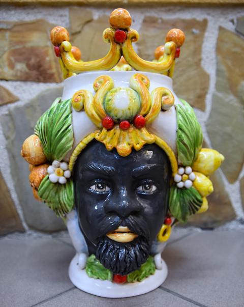 Coppia Teste di moro con frutta arance/limoni Cibele e Attis Produzione artigianale di Caltagirone h.30 cm