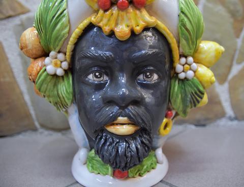 Coppia Teste di moro con frutta arance/limoni Cibele e Attis Produzione artigianale di Caltagirone h.30 cm