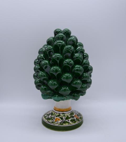 Pigna siciliana in ceramica verde h.15 cm Produzione artigianale di Caltagirone con base decorata