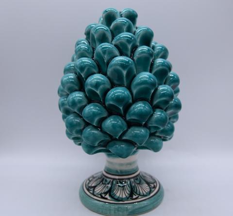Pigna siciliana in ceramica verde acqua h.15 cm Produzione artigianale di Caltagirone con base decorata
