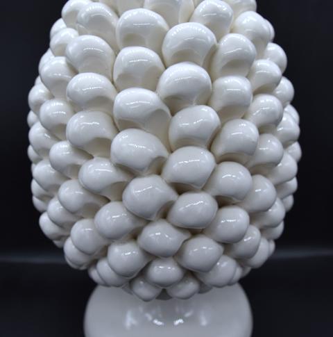 Pigna siciliana in ceramica design moderno h.30 cm Produzione artigianale di Caltagirone monocolore