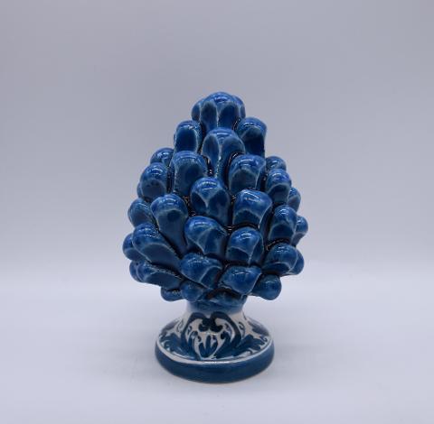 Pigna siciliana in ceramica blu antico h.12 cm Produzione artigianale di Caltagirone con base decorata