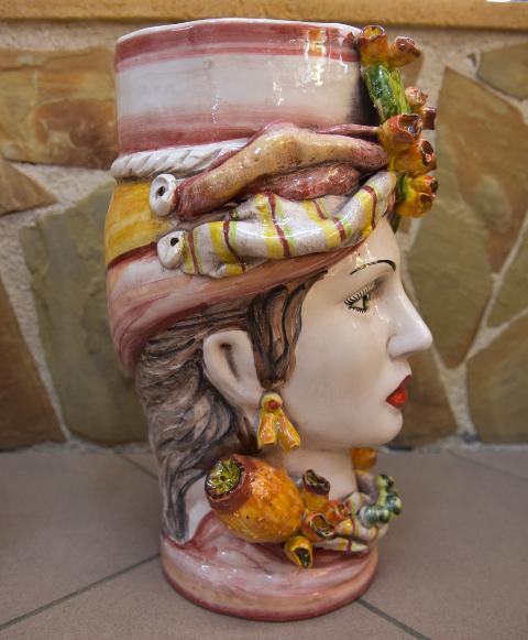 Teste di moro con fichi d'india h.40 Produzione artigianale di Caltagirone decorate