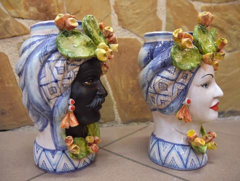 Coppia Teste di moro con fichi d'india h.30cm Produzione artigianale di Caltagirone decorate