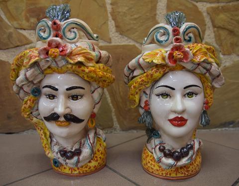 Coppia Teste di moro con corona e turbante h.30cm Produzione artigianale di Caltagirone decorate