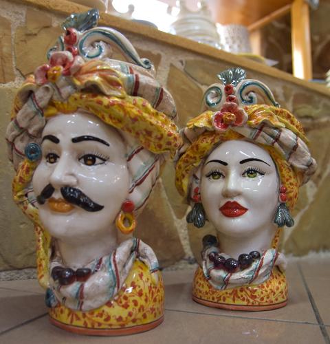Coppia Teste di moro con corona e turbante h.30cm Produzione artigianale di Caltagirone decorate