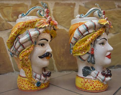 Coppia Teste di moro con corona e turbante h.30cm Produzione artigianale di Caltagirone decorate