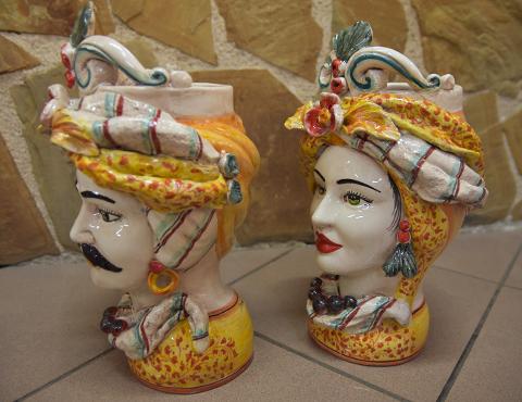 Coppia Teste di moro con corona e turbante h.30cm Produzione artigianale di Caltagirone decorate