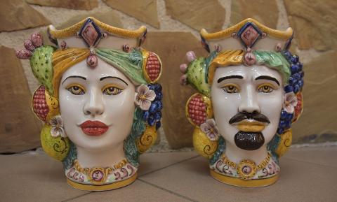 NEW Coppia teste di moro con frutta e fichi d'india moderne Produzione artigianale di Caltagirone h.25cm
