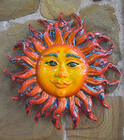 Sole in ceramica da parete linea rossa Produzione artigianale di Santo Stefano di Camastra diametro 30cm