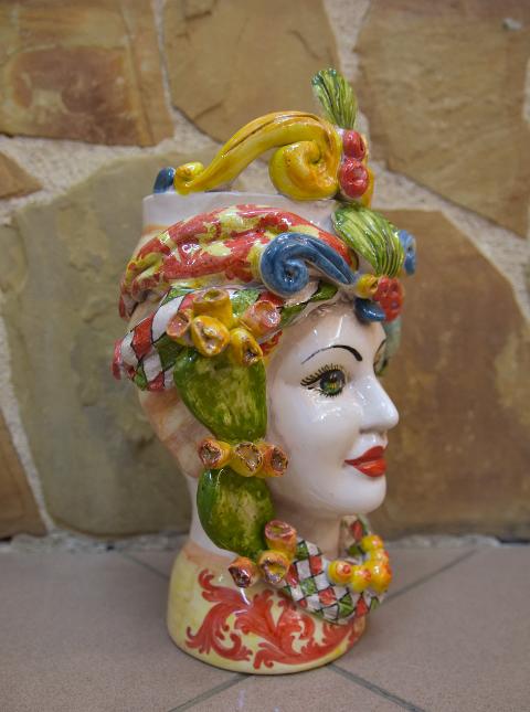 Coppia Teste di moro con fichi d'india e decoro siciliano Produzione artigianale di Caltagirone h.30cm