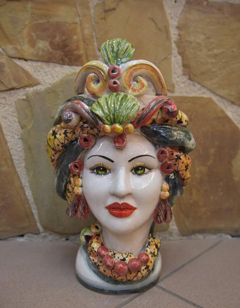Coppia Teste di moro con corona e turbante decorate Produzione artigianale di Caltagirone h.30cm