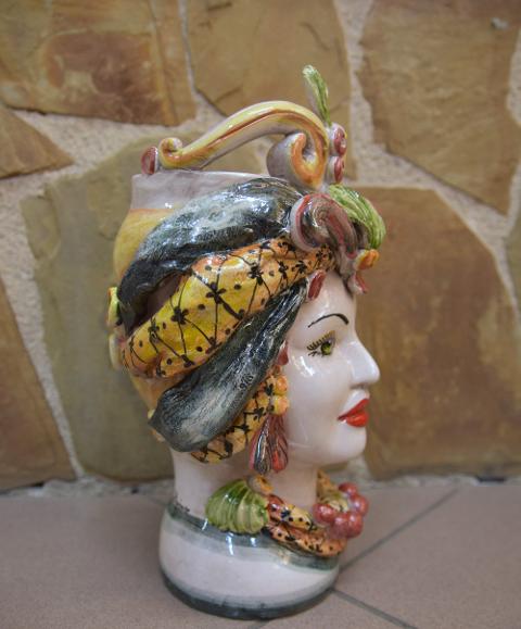 Coppia Teste di moro con corona e turbante decorate Produzione artigianale di Caltagirone h.30cm