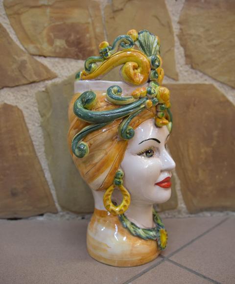Coppia Teste di moro con corona decorate Produzione artigianale di Caltagirone h.30cm