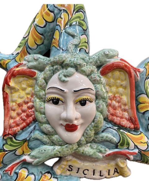 Trinacria decoro barocco lungezza 22cm Produzione artigianale Santo Stefano di Camastra H 30cm