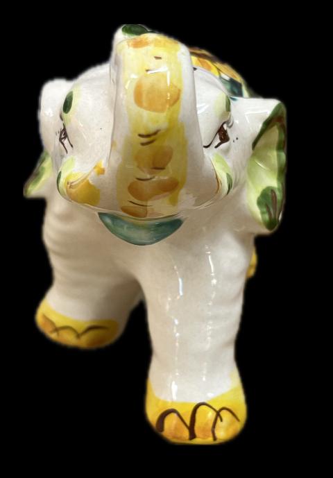 Elefante portafortuna in ceramica siciliana con girasoli Produzione artigianale di Caltagirone lunghezza 16cm