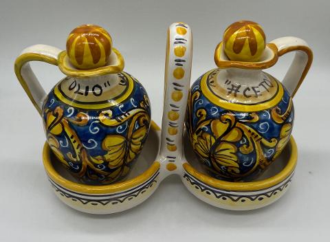 Set olio e aceto bombato con cestello decoro valentino blu e giallo Produzione artigianale Santo Stefano di Camastra h.15cm