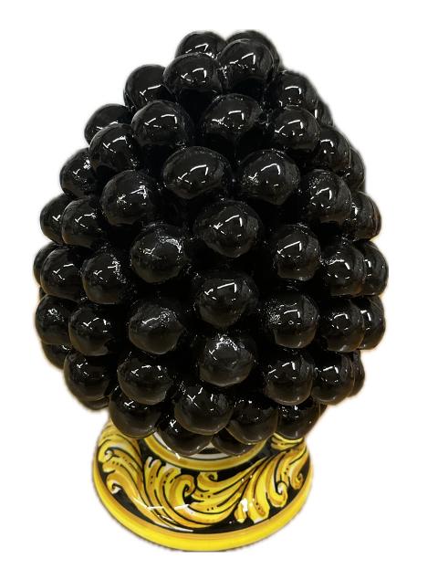 Pigna siciliana in ceramica nera con piede decorato giallo Produzione artigianale di Caltagirone H 20cm