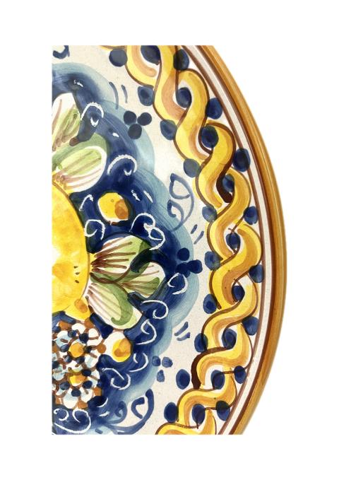 Piatto ornamentale da parete decoro limoni con treccia fondo blu in ceramica siciliana Produzione artigianale di Caltagirone diametro 26cm