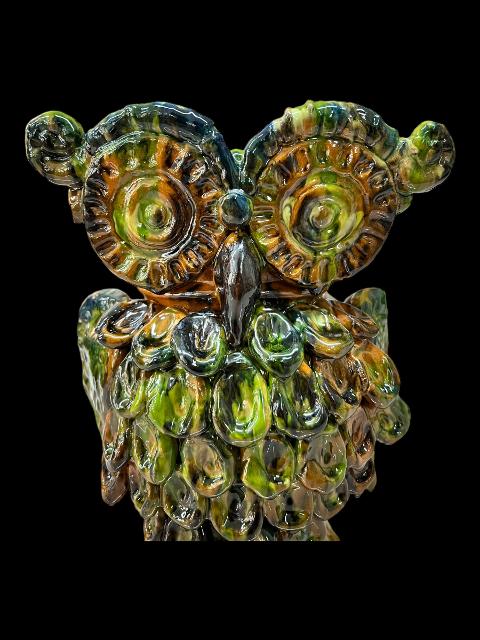 Gufo in ceramica siciliana decorata colore verde e giallo Produzione artigianale Santo Stefano di Camastra h.30cm