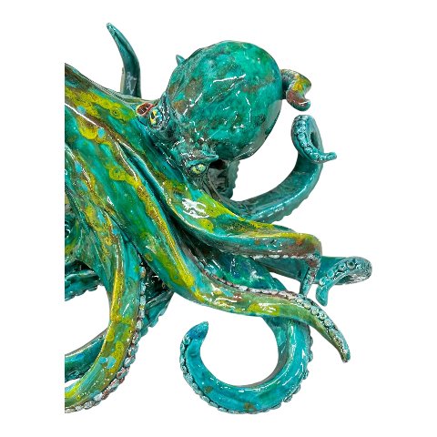 Scultura Polpo combattente in ceramica siciliana decoro blu marino e giallo Produzione artigianale di Palermo lunghezza 30cm