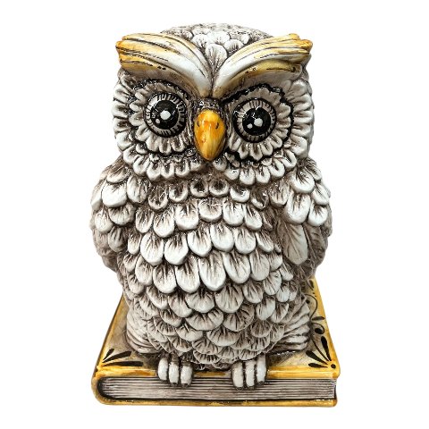 Gufo su libro in ceramica siciliana decoro fumé Produzione artigianale  di Caltagirone h.30cm