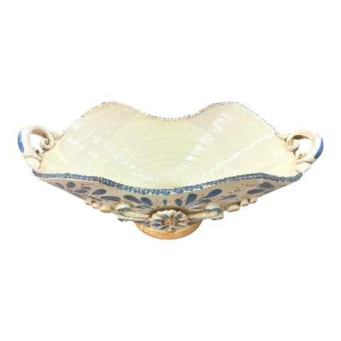 Centrotavola smerlato con manici e applicazioni decoro seicento blu Produzione artigianale di Caltagirone Lunghezza 50cm