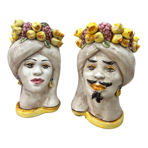 Teste di moro coppia in ceramica siciliana decoro fumé con limoni e uva Produzione artigianale di Caltagirone h.23cm