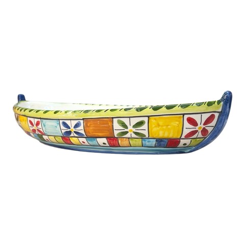 Piatto centrotavola forma barca in ceramica sicilia decoro carretto siciliano Produzione artigianale di Santo Stefano di Camastra Lunghezza 37cm