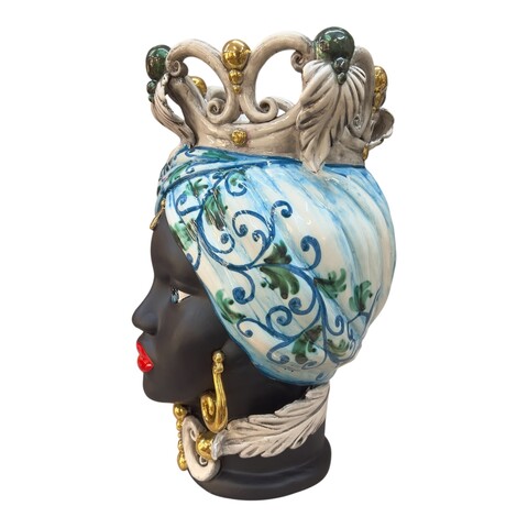 Testa di Moro Diana in ceramica siciliana decoro seicento celeste con dettagli in oro sfere verdi Produzione artigianale di Caltagirone h.40cm