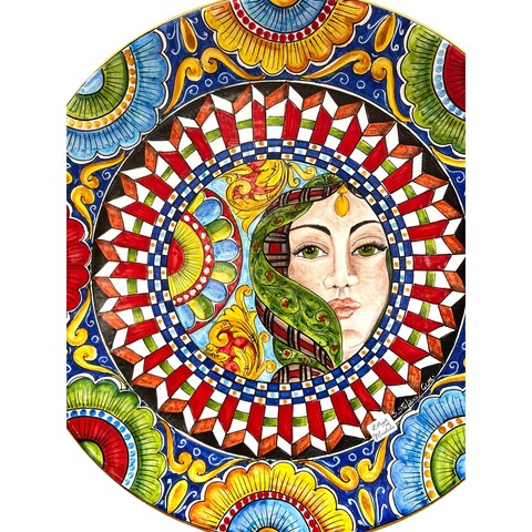 Piatto ornamentale da parete in ceramica siciliana decoro Regina e carretto siciliano Produzione artigianale di Santo Stefano di Camastra Diametro 57cm