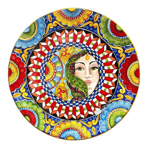 Piatto ornamentale da parete in ceramica siciliana decoro Regina e carretto siciliano Produzione artigianale di Santo Stefano di Camastra Diametro 57cm