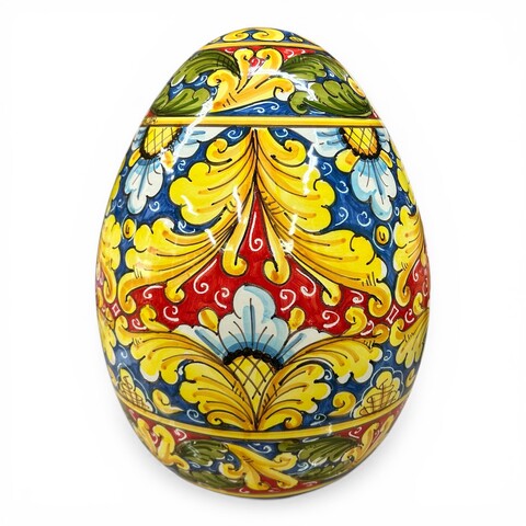 Uovo di Pasqua ornamentale in ceramica siciliana decoro barocco con margherite Produzione artigianale di Santo Stefano di Camastra h.30cm