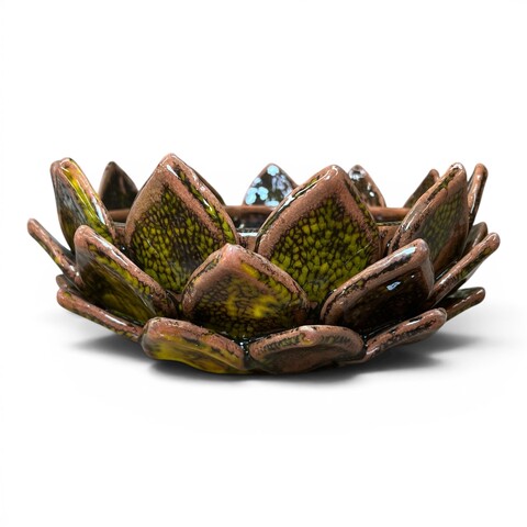 Centrotavola fiore di loto decoro mattone e giallo effetto marmo in ceramica siciliana Produzione artigianale di Santo Stefano di Camastra Diametro 23cm