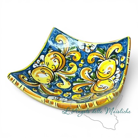Svuota tasche Porta caramelle decoro limoni fondo blu in ceramica siciliana Produzione artigianale di Caltagirone Lunghezza 17cm