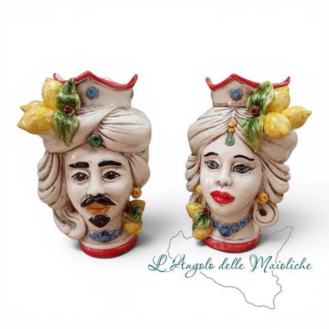 Teste di moro con corona turbante e limoni applicati decoro fumé e rosso in ceramica siciliana Produzione artigianale di Caltagirone h.20cm