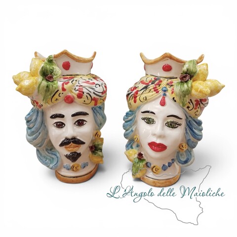 Teste di moro con corona turbante e limoni applicati decoro giallo e azzurro in ceramica siciliana Produzione artigianale di Caltagirone h.20cm
