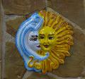 Sole e Luna abbraccio da parete Produzione artigianale di Santo Stefano di Camastra Lunghezza 25cm
