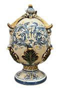 Uovo in ceramica siciliana con base Produzione artigianale di Caltagirone h.26cm