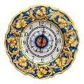 Orologio da parete in ceramica siciliana smerlato decoro barocco blu e giallo Produzione artigianale di Santo Stefano di Camastra diametro 45cm
