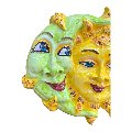 Sole e luna abbraccio da parete decoro giallo e verde Produzione artigianale di Santo Stefano di Camastra Lunghezza 32cm