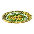 Piatto ornamentale ovale da parete in ceramica siciliana decoro ornato giallo e verde Produzione artigianale di Caltagirone Lunghezza 22cm