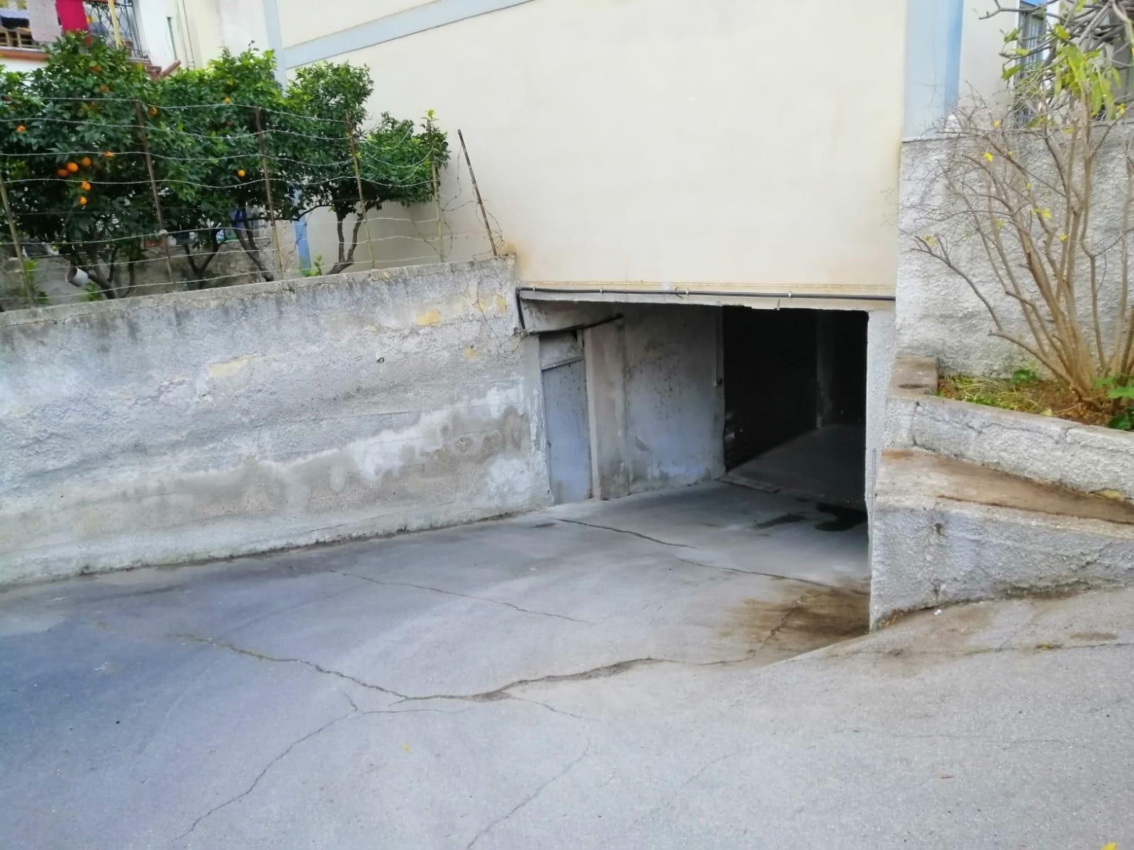 Magazzino / Deposito in Vendita a Palermo Partanna Mondello