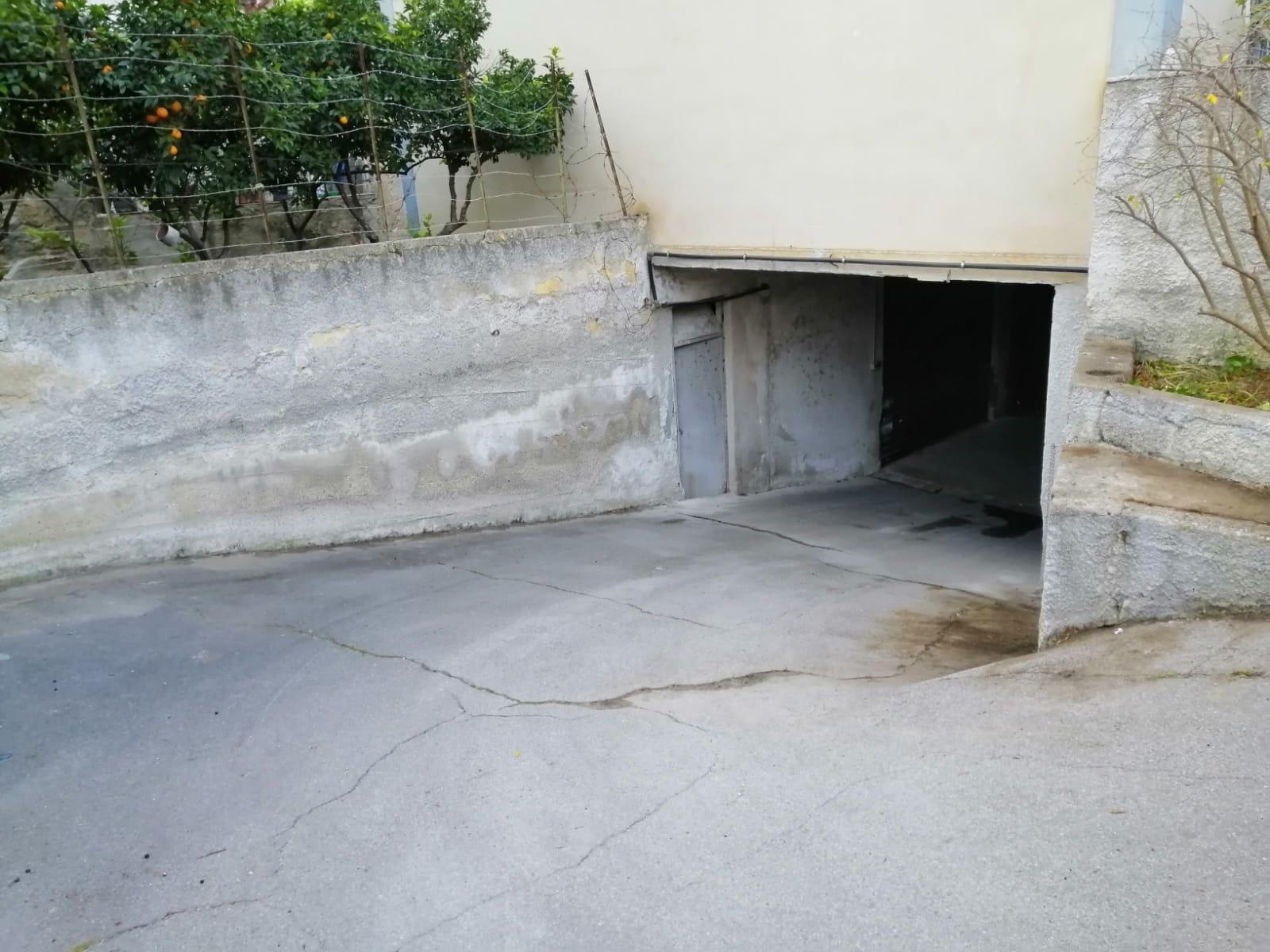 Magazzino / Deposito in Vendita a Palermo Partanna Mondello