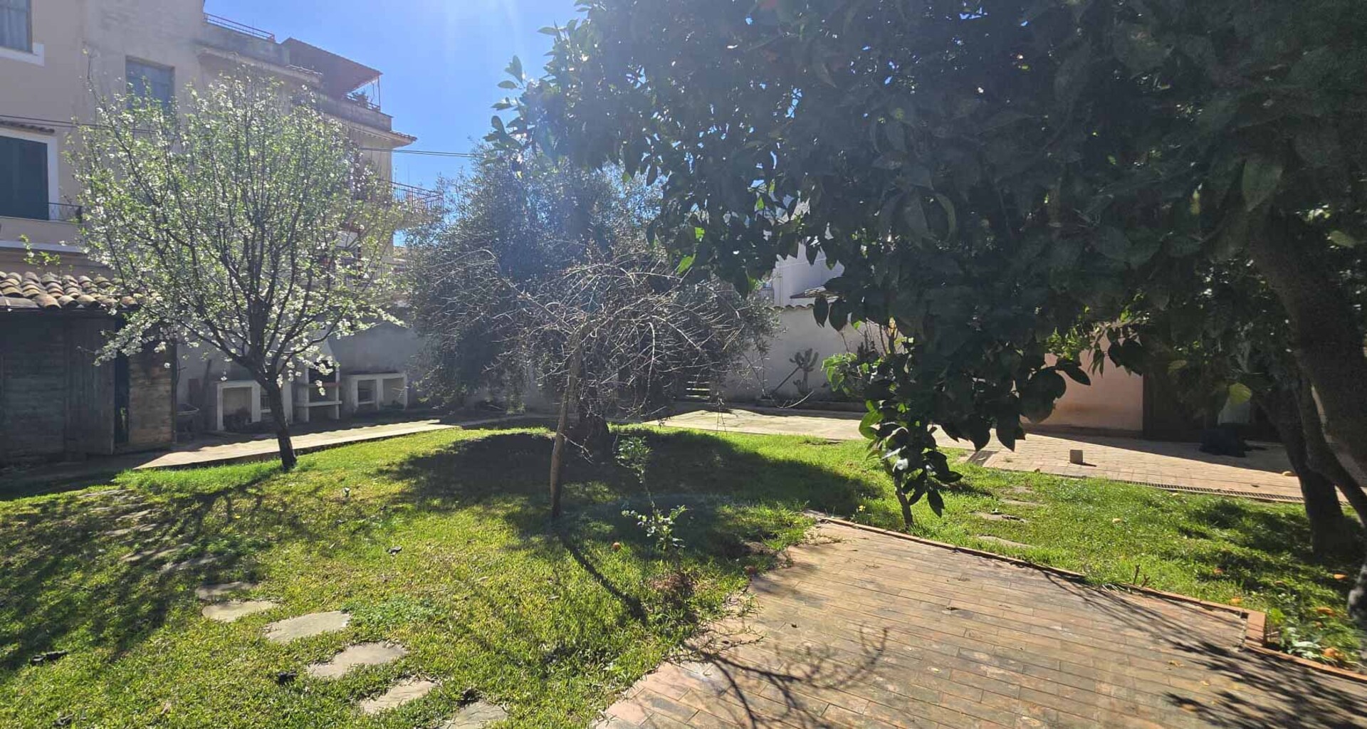 Fabbricato indipendente in Vendita a Palermo Cardillo