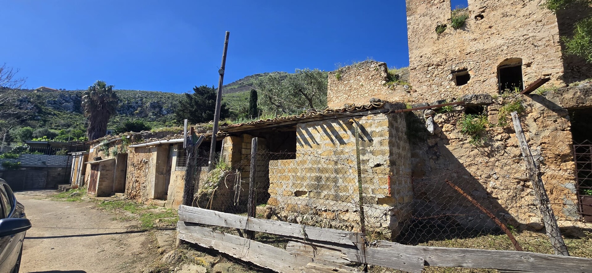 Rudere in Vendita a Palermo Tommaso Natale