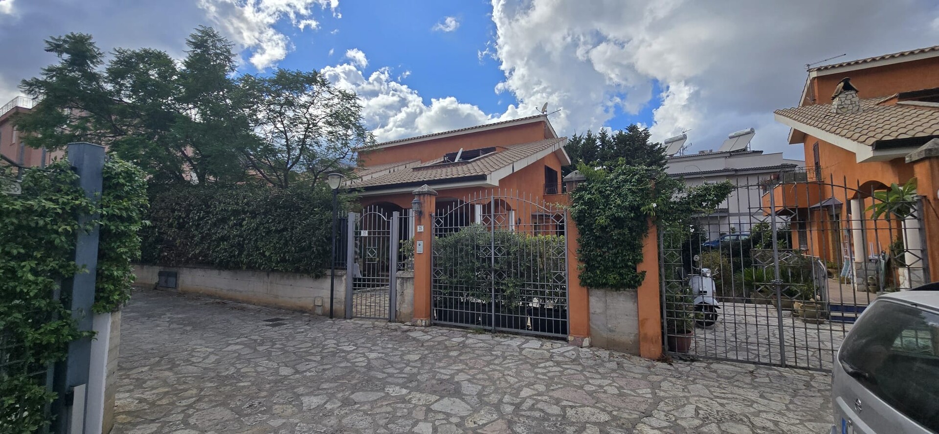 Porzione di bifamiliare in Vendita a Palermo Resuttana - San Lorenzo